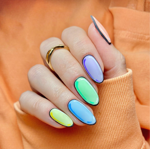طراحی ناخن با پالت رنگی پاپ آرت