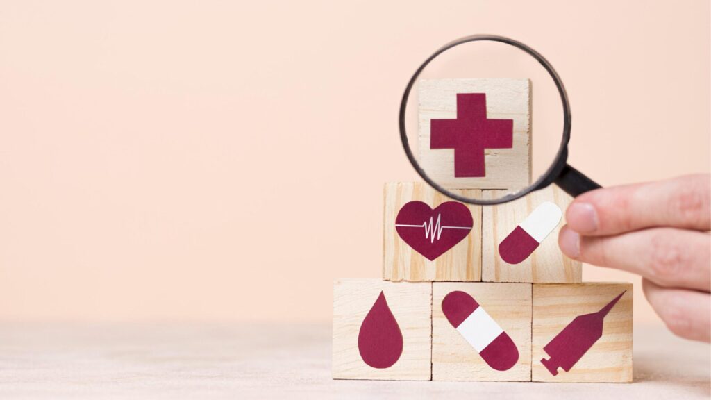 مجموعه‌ای از آیکون‌های سلامت، از جمله سپر، قلب و برگ، نماد ایمنی، سلامتی و دوستدار محیط زیست بودن در محصولات زیبایی.