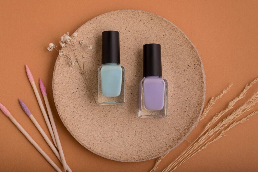 محصولات مراقبت و لاک ناخن طبیعی