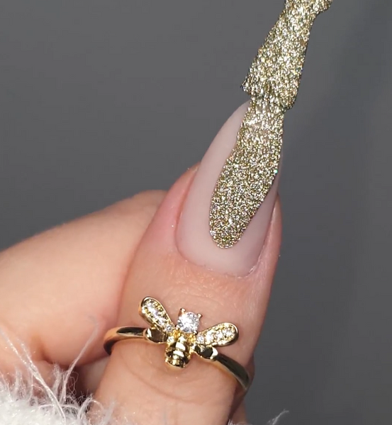 تصویر طراحی ناخن متالیک