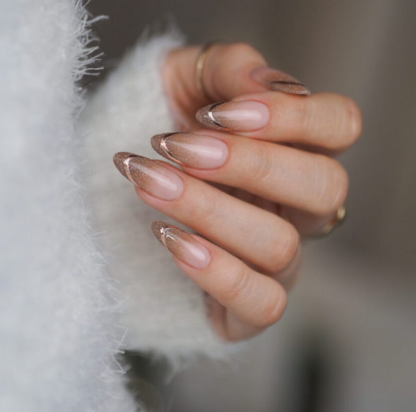 تصویر طراحی ناخن آمبره